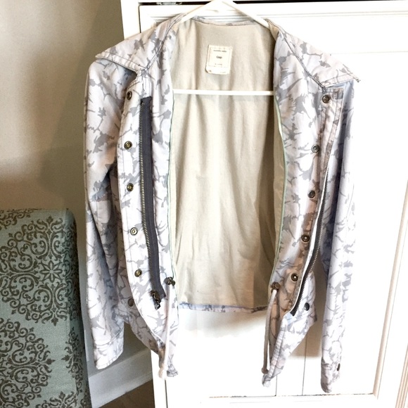 GAP XS baby blue floral designed jacket! Like new! - Picture 8 of 8